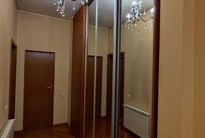 Casă cu 8 camere cu Canalizare în Dorobanți - 10