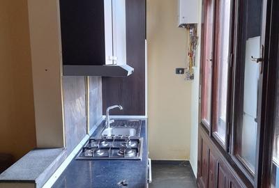 De inchiriat apartament cu 2 camere in cladire istorica - 2