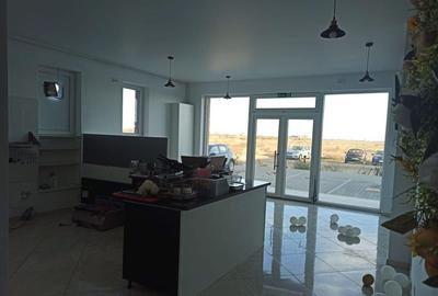 Spațiu comercial, de 44 mp, în Nord - 18