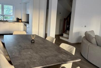 Casă cu 4 camere cu Canalizare în Sânandrei