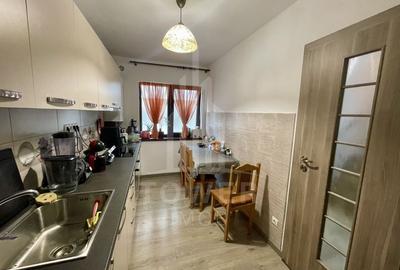 Casă cu 3 camere în Arhitecților - Calea Cisnădiei