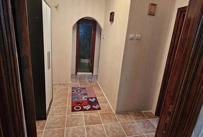 Apartament cu 2 camere decomandat în Calarași 4 - 8