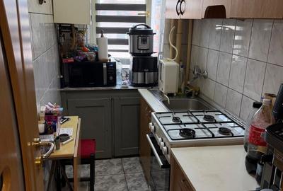 Apartament cu 3 camere semidecomandat în Drumul Carului - 2