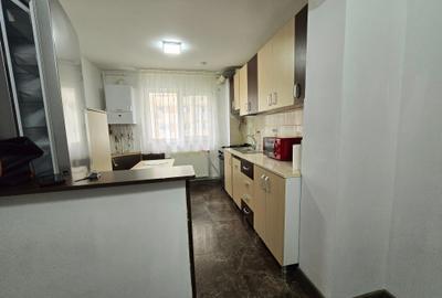 Micro 4 Targoviste, inchiriere apartament 3 camere, etaj 3/4 Micro 4 Targoviste, inchiriere apartament 3 camere, etaj 3/4 - 8