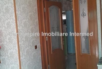 Vilă de vânzare cu 5 camere, regim de înălțime P+1 zona - 6