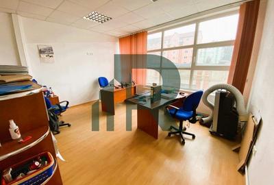 Spatiu open-space generos pretabil birou in zona centrala din Sibiu - 2