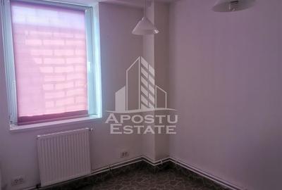 Casa in zona Printul Turcesc ,pretabil si pentru spatiu comercial . - 4
