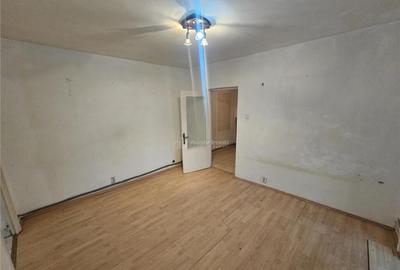 Resita, 2 Cam. Cf. 1, Et. 1, Micro 2 - 6