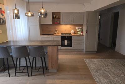 Apartament cu 4 camere decomandat în Micul Dallas - 9