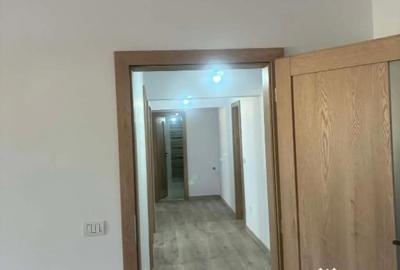 Apartament cu 3 camere decomandat în Calea București - 8