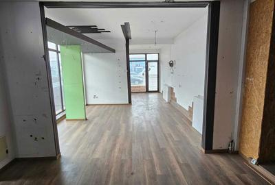 Spațiu comercial, de 102 mp, în Central - 6