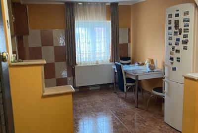 Apartament cu 2 camere decomandat în Micro 17 - 5