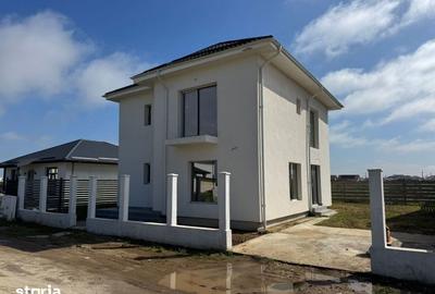 Casă cu 4 camere cu Teren 300 Mp în Vidra