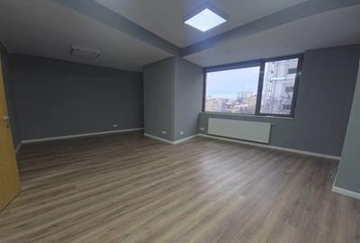 Spațiu comercial, de 35 mp, în Delfinariu - 2