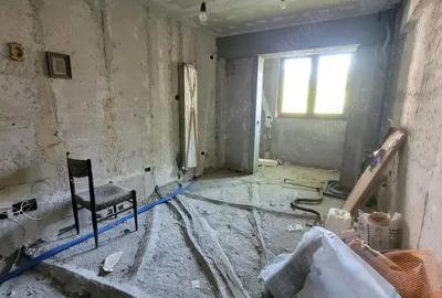 Apartament cu 2 camere decomandat în Obor