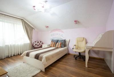 Casă cu 8 camere cu Teren 1007 Mp în Vad - 11