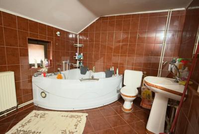 Casa de vanzare, la 11 km de Targu Jiu - 8