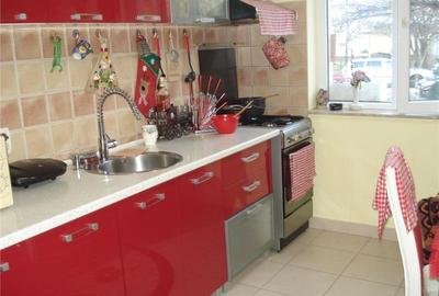 Casă cu 3 camere decomandat în Gării - 9