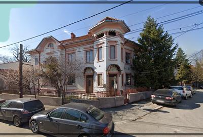 Vila cu arhitectura deosebita, zona exclusivista centrala, 450mp utili + curte - 1