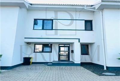 Casă cu 3 camere cu Canalizare în Moșnița Nouă