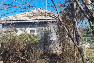 Casă cu 4 camere în Izvoarele - 8