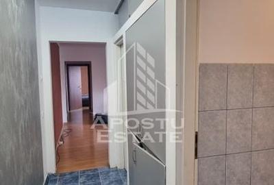 Apartament cu 3 camere, etaj intermediar, zona Dacia - 2