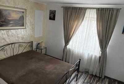 Casă cu 4 camere cu Teren 500 Mp în Central - 1