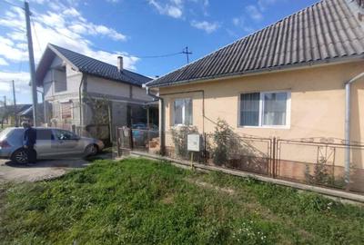 Casa cu 3 camere,90 mp,23 ari teren intravilan,zona Beclenut - 1