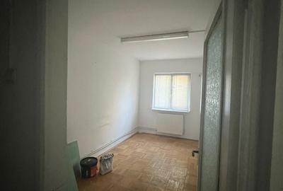 Spațiu comercial, de 50 mp, în Central - 5