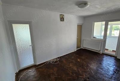 Apartament cu 3 camere în Brătianu - 1
