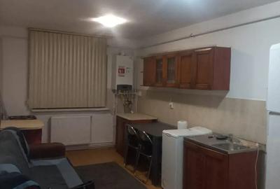 Inchiriez apartament Sarari Valea ro?ie
