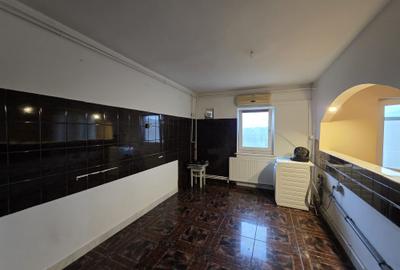 Apartament cu 4 camere decomandat în Central - 4
