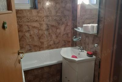 Inchiriez apartament cu doua camere, zona Zavoi - 3
