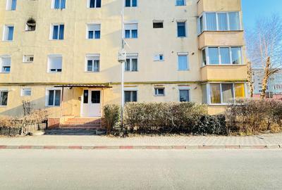 Apartament de vanzare decomandat cu 2 camere