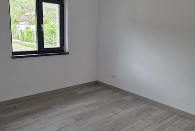 Casă cu 4 camere în Mărgineni - 16