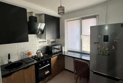 Apartament cu 3 camere în Buziașului