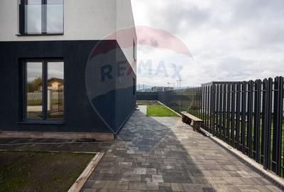 Casă cu 4 camere cu Teren 501 Mp în Sânpetru - 30