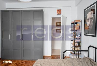Apartament cu 4 camere decomandat, mobilat în Romană