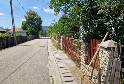 Teren de 1060 mp, în Central - 5