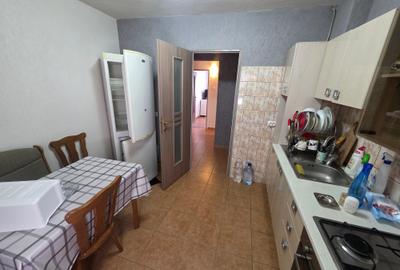 Inchiriez apartament 3 camere central - 3