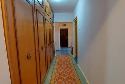 Apartament cu 3 camere decomandat în P-ța Muncii - 8