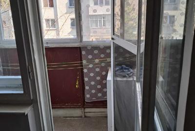 Apartament cu 2 camere semidecomandat în Decebal