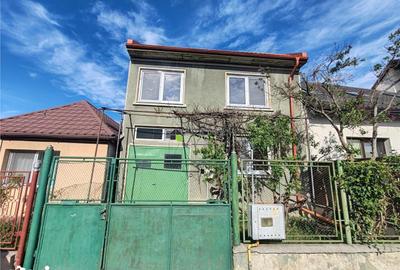 Casă cu 3 camere cu Canalizare în Florilor - 18