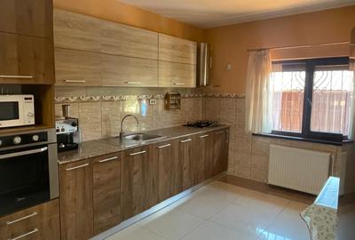 Navodari Vila  P+1+M  Living + 5 camere  86 mp etaj  Construita  in 2011 din bca - 7