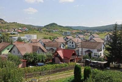 Casă cu 8 camere cu Teren 2800 Mp în Central - 18