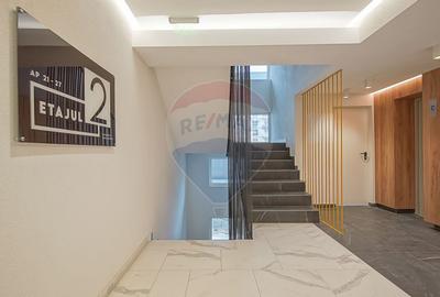 Apartament cu 2 camere semidecomandat, mobilat în Tractorul - 18