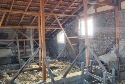 Casă cu 2 camere cu Teren 300 Mp în Central - 3