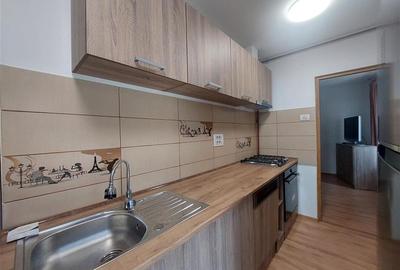 Apartament cu 3 camere semidecomandat, mobilat în Central - 3
