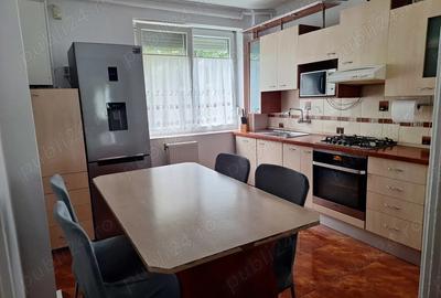 Inchiriez apartament cu 4 camere - 3