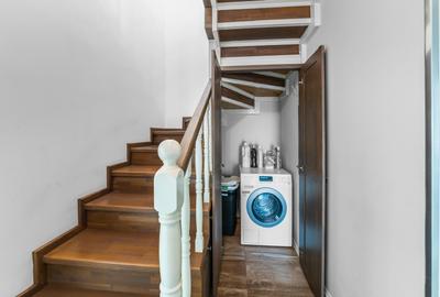 Apartament cu 3 camere semidecomandat în Bucureștii Noi